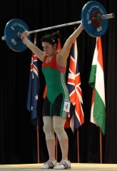 Szűcs Petra (69 kg) szakítás gyakorlata